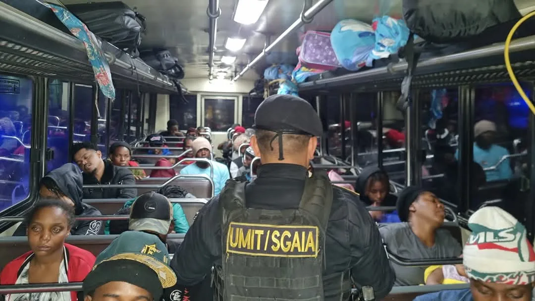 Capturados dos presuntos “coyotes”, trasladaban 88 extranjeros