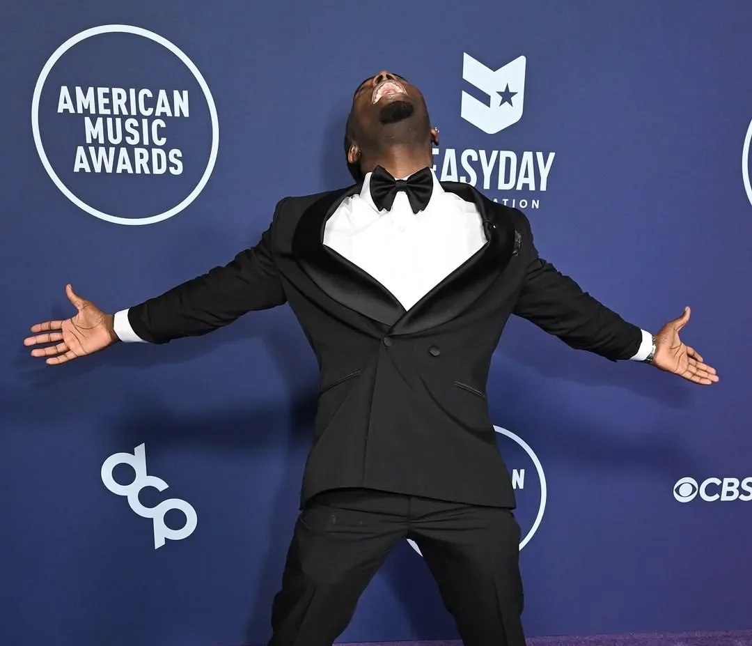 Asi lucieron los famosos en los AMAs