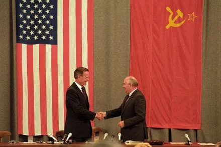 ¡En un día como hoy! EE. UU. y la URSS le dijeron adiós a las armas químicas