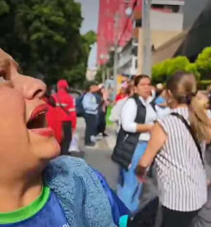 Temblor queda grabado en entrevista