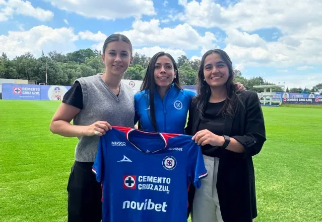 Ana Lucía Martínez deja rayadas y se viste de azul con Cruz Azul