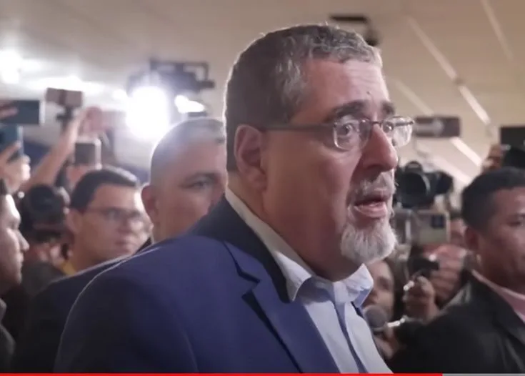 Presidente Arévalo suspende clases y trabajo presencial para evaluación